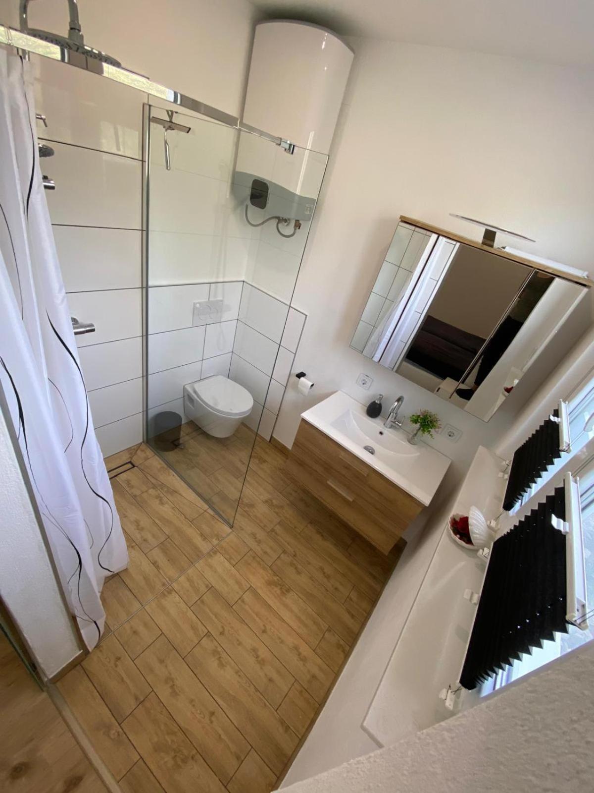 Apartment Milena Kastela Mit Whirlpool Exterior photo